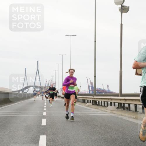 03.10.2025 - Köhlbrandbrückenlauf Matties Gatica Varas http://msf.ph/oto/9186346 03.10.2025 15:46:03 Position 3 7329 meine-sportfotos.de