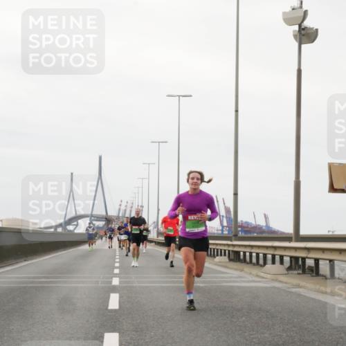 03.10.2025 - Köhlbrandbrückenlauf Matties Gatica Varas http://msf.ph/oto/9186348 03.10.2025 15:46:03 Position 3 9717 meine-sportfotos.de
