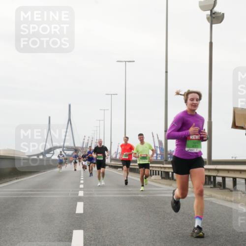 03.10.2025 - Köhlbrandbrückenlauf Matties Gatica Varas http://msf.ph/oto/9186352 03.10.2025 15:46:04 Position 3 9717 meine-sportfotos.de
