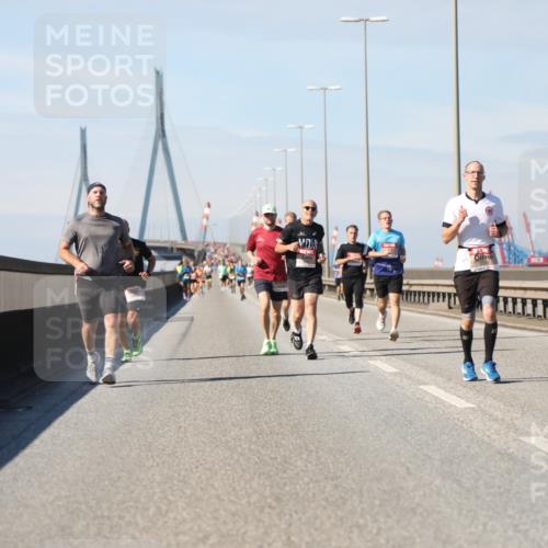 03.10.2025 - Köhlbrandbrückenlauf Yannick Fuchs http://msf.ph/oto/9186354 03.10.2025 11:44:35 Position 3  meine-sportfotos.de