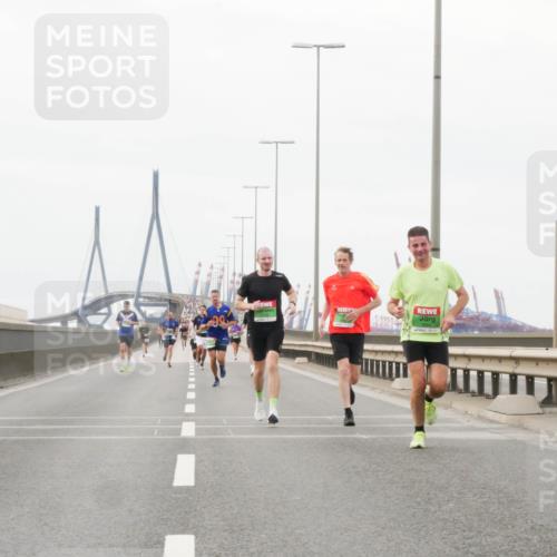 03.10.2025 - Köhlbrandbrückenlauf Matties Gatica Varas http://msf.ph/oto/9186359 03.10.2025 15:46:06 Position 3  meine-sportfotos.de