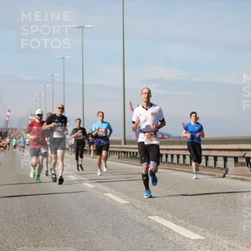 03.10.2025 - Köhlbrandbrückenlauf Yannick Fuchs http://msf.ph/oto/9186364 03.10.2025 11:44:36 Position 3  meine-sportfotos.de