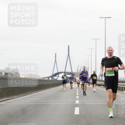 03.10.2025 - Köhlbrandbrückenlauf Matties Gatica Varas http://msf.ph/oto/9186369 03.10.2025 15:46:08 Position 3 7116, 9568, 95 meine-sportfotos.de