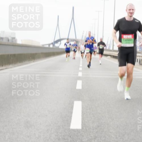 03.10.2025 - Köhlbrandbrückenlauf Matties Gatica Varas http://msf.ph/oto/9186372 03.10.2025 15:46:09 Position 3  meine-sportfotos.de