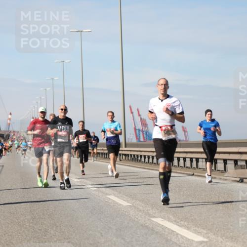 03.10.2025 - Köhlbrandbrückenlauf Yannick Fuchs http://msf.ph/oto/9186373 03.10.2025 11:44:36 Position 3  meine-sportfotos.de