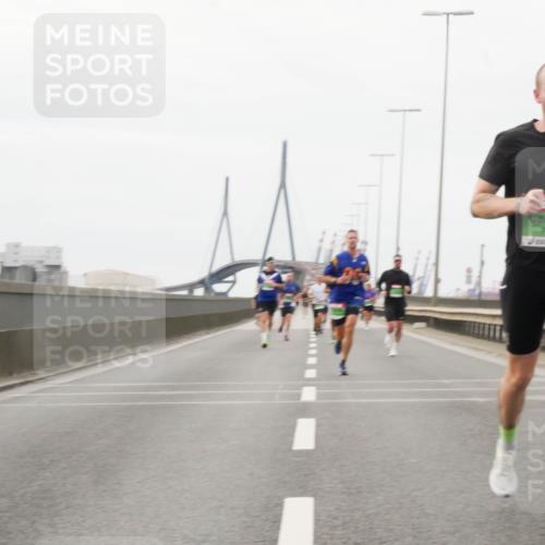 03.10.2025 - Köhlbrandbrückenlauf Matties Gatica Varas http://msf.ph/oto/9186374 03.10.2025 15:46:09 Position 3 7116 meine-sportfotos.de