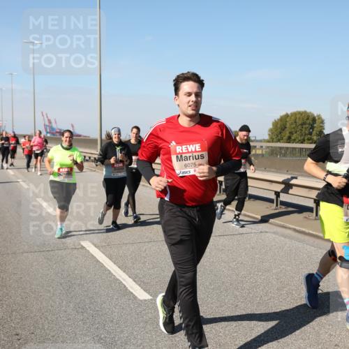 03.10.2025 - Köhlbrandbrückenlauf Yannick Fuchs http://msf.ph/oto/9186376 03.10.2025 12:05:36 Position 3 6075 meine-sportfotos.de