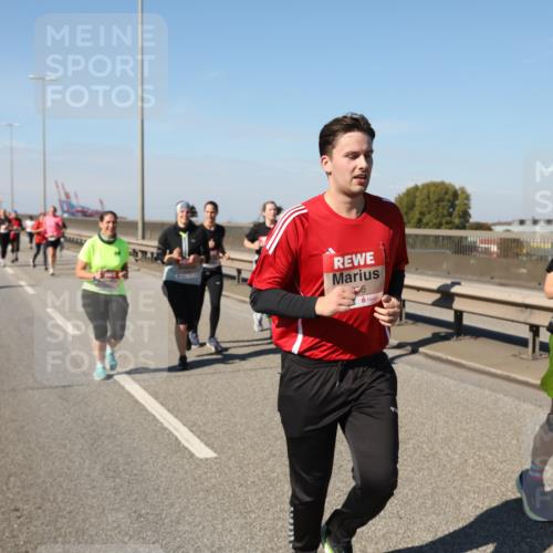 03.10.2025 - Köhlbrandbrückenlauf Yannick Fuchs http://msf.ph/oto/9186379 03.10.2025 12:05:36 Position 3 5 meine-sportfotos.de