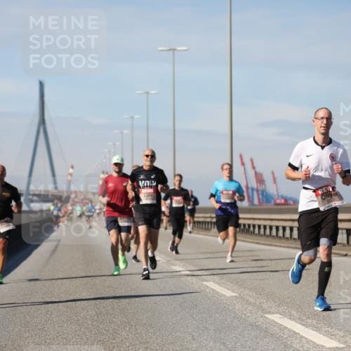 03.10.2025 - Köhlbrandbrückenlauf Yannick Fuchs http://msf.ph/oto/9186381 03.10.2025 11:44:37 Position 3 6203 meine-sportfotos.de