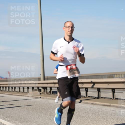 03.10.2025 - Köhlbrandbrückenlauf Yannick Fuchs http://msf.ph/oto/9186395 03.10.2025 11:44:38 Position 3 6203 meine-sportfotos.de