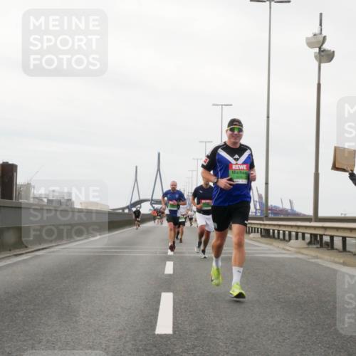 03.10.2025 - Köhlbrandbrückenlauf Matties Gatica Varas http://msf.ph/oto/9186412 03.10.2025 15:46:18 Position 3 9240 meine-sportfotos.de