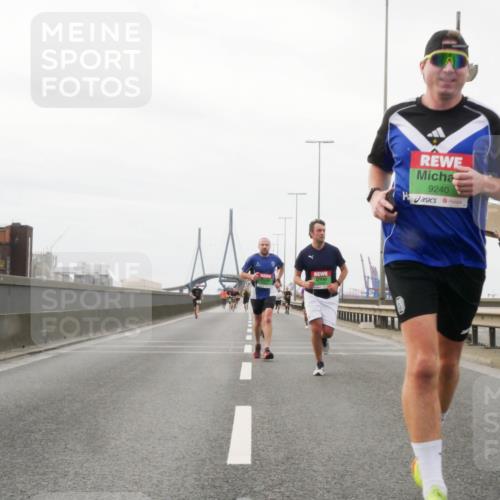 03.10.2025 - Köhlbrandbrückenlauf Matties Gatica Varas http://msf.ph/oto/9186416 03.10.2025 15:46:19 Position 3 9240 meine-sportfotos.de