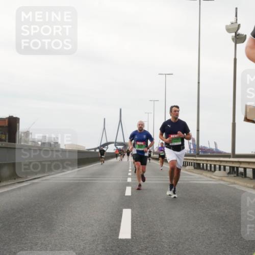 03.10.2025 - Köhlbrandbrückenlauf Matties Gatica Varas http://msf.ph/oto/9186419 03.10.2025 15:46:19 Position 3  meine-sportfotos.de