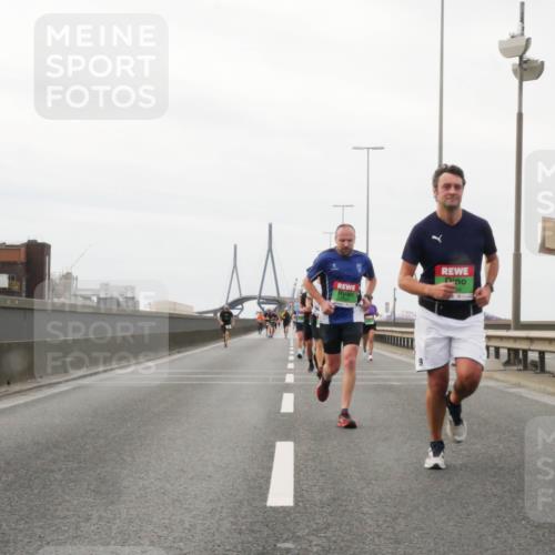 03.10.2025 - Köhlbrandbrückenlauf Matties Gatica Varas http://msf.ph/oto/9186423 03.10.2025 15:46:20 Position 3  meine-sportfotos.de