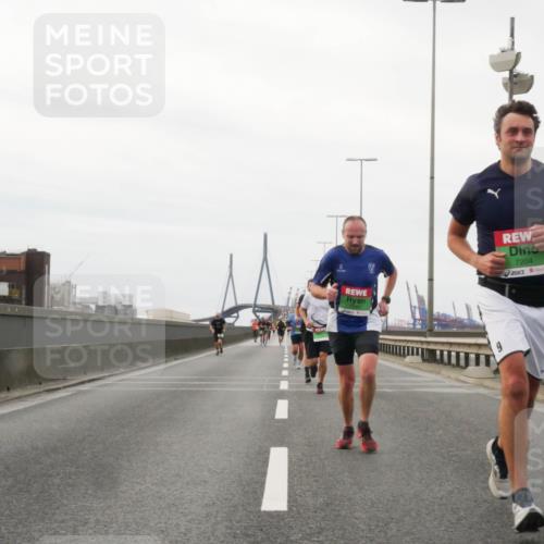03.10.2025 - Köhlbrandbrückenlauf Matties Gatica Varas http://msf.ph/oto/9186425 03.10.2025 15:46:21 Position 3 7204 meine-sportfotos.de