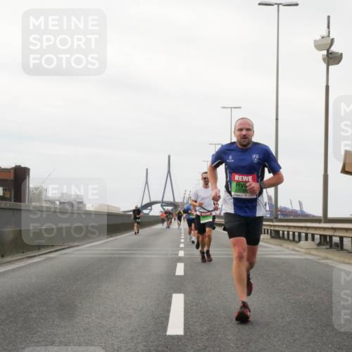 03.10.2025 - Köhlbrandbrückenlauf Matties Gatica Varas http://msf.ph/oto/9186426 03.10.2025 15:46:21 Position 3  meine-sportfotos.de