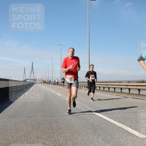 03.10.2025 - Köhlbrandbrückenlauf Yannick Fuchs http://msf.ph/oto/9186443 03.10.2025 11:44:43 Position 3 6760, 5464 meine-sportfotos.de