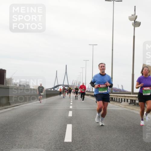 03.10.2025 - Köhlbrandbrückenlauf Matties Gatica Varas http://msf.ph/oto/9186449 03.10.2025 15:46:26 Position 3  meine-sportfotos.de