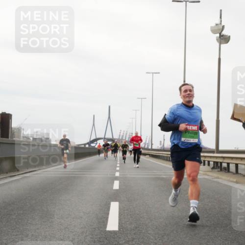 03.10.2025 - Köhlbrandbrückenlauf Matties Gatica Varas http://msf.ph/oto/9186450 03.10.2025 15:46:27 Position 3 7294, 8800 meine-sportfotos.de