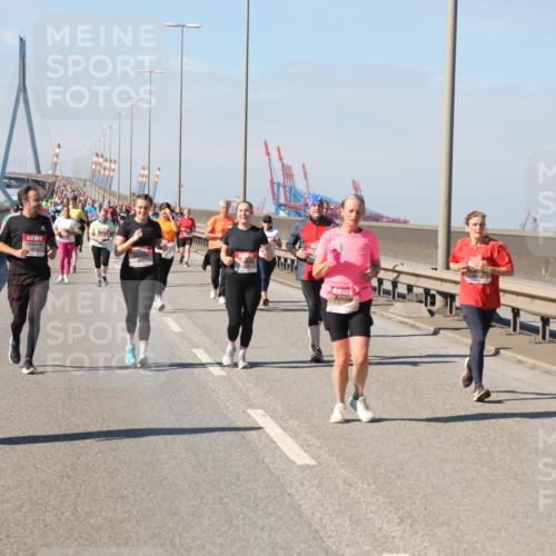 03.10.2025 - Köhlbrandbrückenlauf Yannick Fuchs http://msf.ph/oto/9186452 03.10.2025 12:05:40 Position 3 6023 meine-sportfotos.de