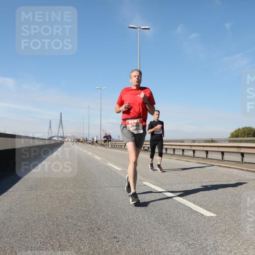 03.10.2025 - Köhlbrandbrückenlauf Yannick Fuchs http://msf.ph/oto/9186455 03.10.2025 11:44:43 Position 3 6464 meine-sportfotos.de