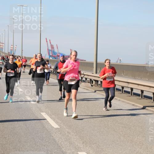 03.10.2025 - Köhlbrandbrückenlauf Yannick Fuchs http://msf.ph/oto/9186456 03.10.2025 12:05:40 Position 3  meine-sportfotos.de