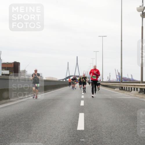 03.10.2025 - Köhlbrandbrückenlauf Matties Gatica Varas http://msf.ph/oto/9186461 03.10.2025 15:46:29 Position 3  meine-sportfotos.de