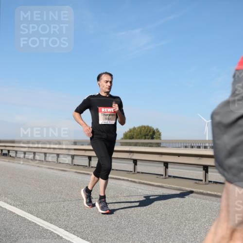 03.10.2025 - Köhlbrandbrückenlauf Yannick Fuchs http://msf.ph/oto/9186468 03.10.2025 11:44:44 Position 3 6042 meine-sportfotos.de