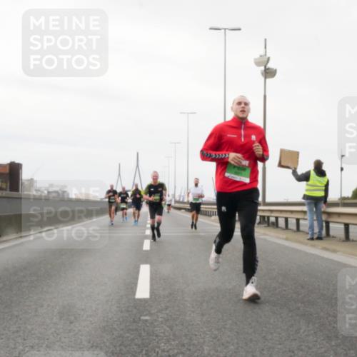 03.10.2025 - Köhlbrandbrückenlauf Matties Gatica Varas http://msf.ph/oto/9186475 03.10.2025 15:46:32 Position 3  meine-sportfotos.de