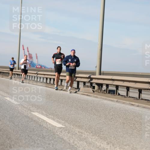 03.10.2025 - Köhlbrandbrückenlauf Yannick Fuchs http://msf.ph/oto/9186477 03.10.2025 11:44:46 Position 3  meine-sportfotos.de