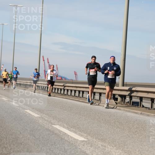 03.10.2025 - Köhlbrandbrückenlauf Yannick Fuchs http://msf.ph/oto/9186486 03.10.2025 11:44:47 Position 3  meine-sportfotos.de