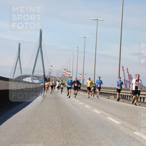 03.10.2025 - Köhlbrandbrückenlauf Yannick Fuchs http://msf.ph/oto/9186492 03.10.2025 11:44:48 Position 3  meine-sportfotos.de