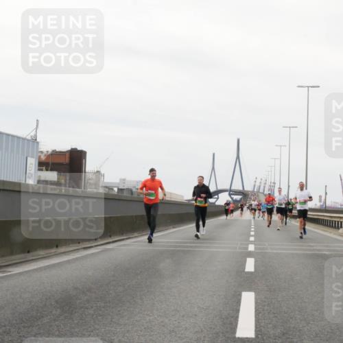 03.10.2025 - Köhlbrandbrückenlauf Matties Gatica Varas http://msf.ph/oto/9186516 03.10.2025 15:46:41 Position 3  meine-sportfotos.de