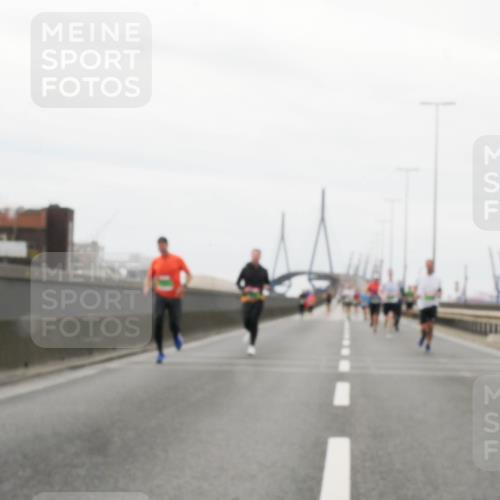 03.10.2025 - Köhlbrandbrückenlauf Matties Gatica Varas http://msf.ph/oto/9186519 03.10.2025 15:46:41 Position 3  meine-sportfotos.de