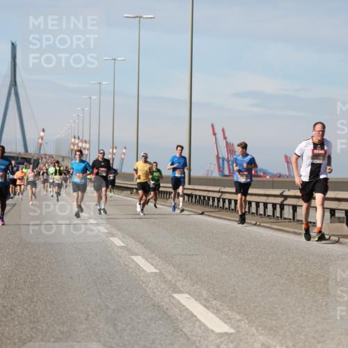 03.10.2025 - Köhlbrandbrückenlauf Yannick Fuchs http://msf.ph/oto/9186521 03.10.2025 11:44:51 Position 3  meine-sportfotos.de