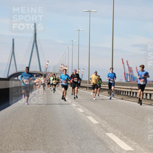 03.10.2025 - Köhlbrandbrückenlauf Yannick Fuchs http://msf.ph/oto/9186524 03.10.2025 11:44:52 Position 3  meine-sportfotos.de