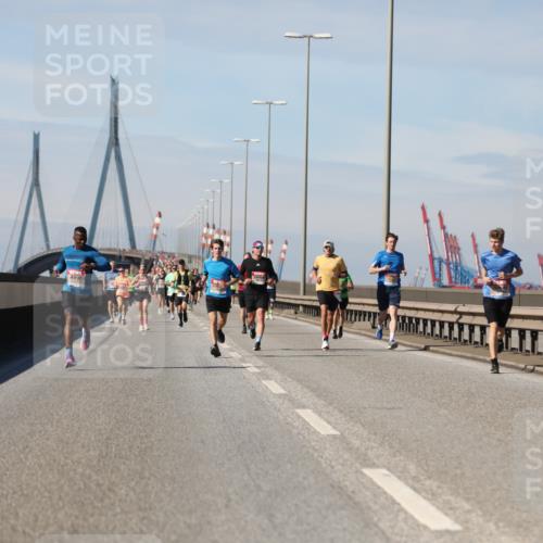 03.10.2025 - Köhlbrandbrückenlauf Yannick Fuchs http://msf.ph/oto/9186527 03.10.2025 11:44:52 Position 3  meine-sportfotos.de