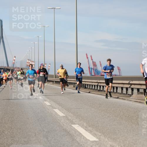 03.10.2025 - Köhlbrandbrückenlauf Yannick Fuchs http://msf.ph/oto/9186529 03.10.2025 11:44:52 Position 3  meine-sportfotos.de