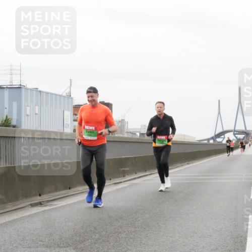 03.10.2025 - Köhlbrandbrückenlauf Matties Gatica Varas http://msf.ph/oto/9186530 03.10.2025 15:46:44 Position 3  meine-sportfotos.de