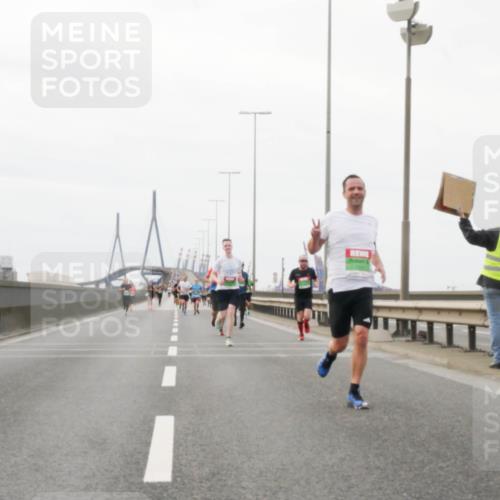 03.10.2025 - Köhlbrandbrückenlauf Matties Gatica Varas http://msf.ph/oto/9186540 03.10.2025 15:46:46 Position 3  meine-sportfotos.de