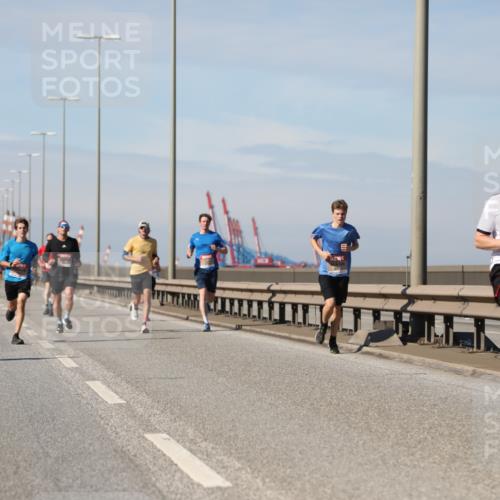 03.10.2025 - Köhlbrandbrückenlauf Yannick Fuchs http://msf.ph/oto/9186545 03.10.2025 11:44:53 Position 3  meine-sportfotos.de
