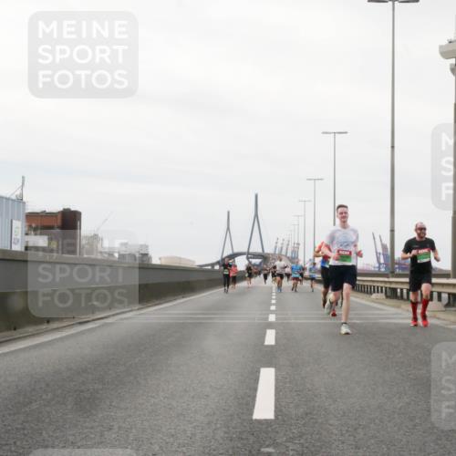 03.10.2025 - Köhlbrandbrückenlauf Matties Gatica Varas http://msf.ph/oto/9186546 03.10.2025 15:46:48 Position 3  meine-sportfotos.de