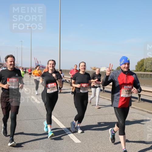 03.10.2025 - Köhlbrandbrückenlauf Yannick Fuchs http://msf.ph/oto/9186547 03.10.2025 12:05:44 Position 3 6334, 6335, 5985 meine-sportfotos.de