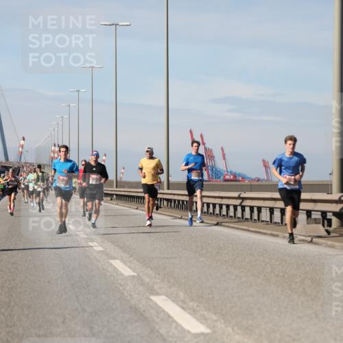 03.10.2025 - Köhlbrandbrückenlauf Yannick Fuchs http://msf.ph/oto/9186548 03.10.2025 11:44:54 Position 3  meine-sportfotos.de