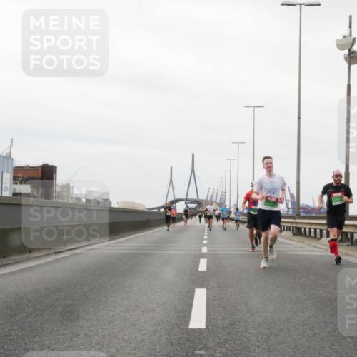 03.10.2025 - Köhlbrandbrückenlauf Matties Gatica Varas http://msf.ph/oto/9186549 03.10.2025 15:46:48 Position 3  meine-sportfotos.de
