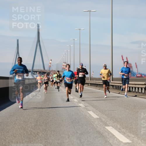 03.10.2025 - Köhlbrandbrückenlauf Yannick Fuchs http://msf.ph/oto/9186551 03.10.2025 11:44:54 Position 3 11 meine-sportfotos.de