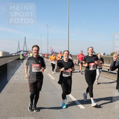 03.10.2025 - Köhlbrandbrückenlauf Yannick Fuchs http://msf.ph/oto/9186552 03.10.2025 12:05:45 Position 3 6334, 6335, 5985 meine-sportfotos.de