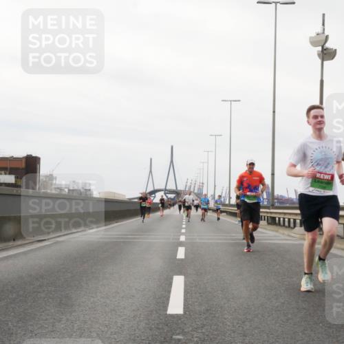 03.10.2025 - Köhlbrandbrückenlauf Matties Gatica Varas http://msf.ph/oto/9186555 03.10.2025 15:46:50 Position 3 7398 meine-sportfotos.de