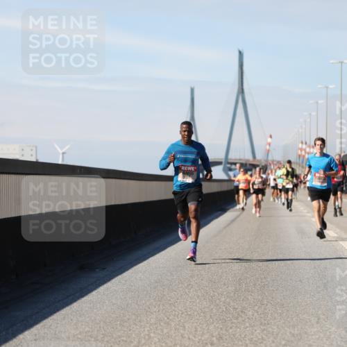 03.10.2025 - Köhlbrandbrückenlauf Yannick Fuchs http://msf.ph/oto/9186556 03.10.2025 11:44:54 Position 3  meine-sportfotos.de