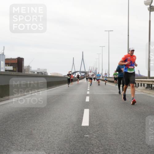 03.10.2025 - Köhlbrandbrückenlauf Matties Gatica Varas http://msf.ph/oto/9186559 03.10.2025 15:46:51 Position 3  meine-sportfotos.de